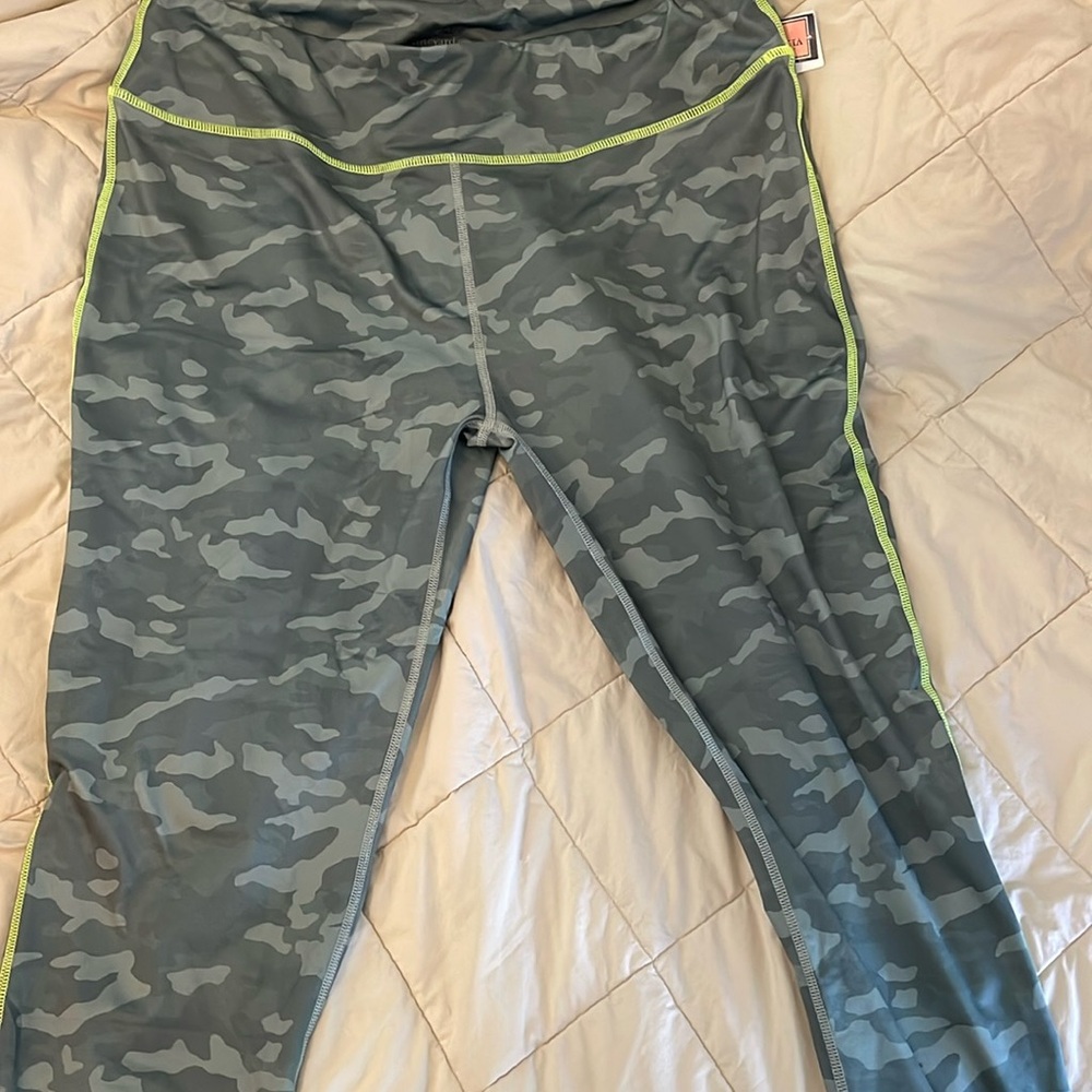 Vineyard Vines Camo leggings
